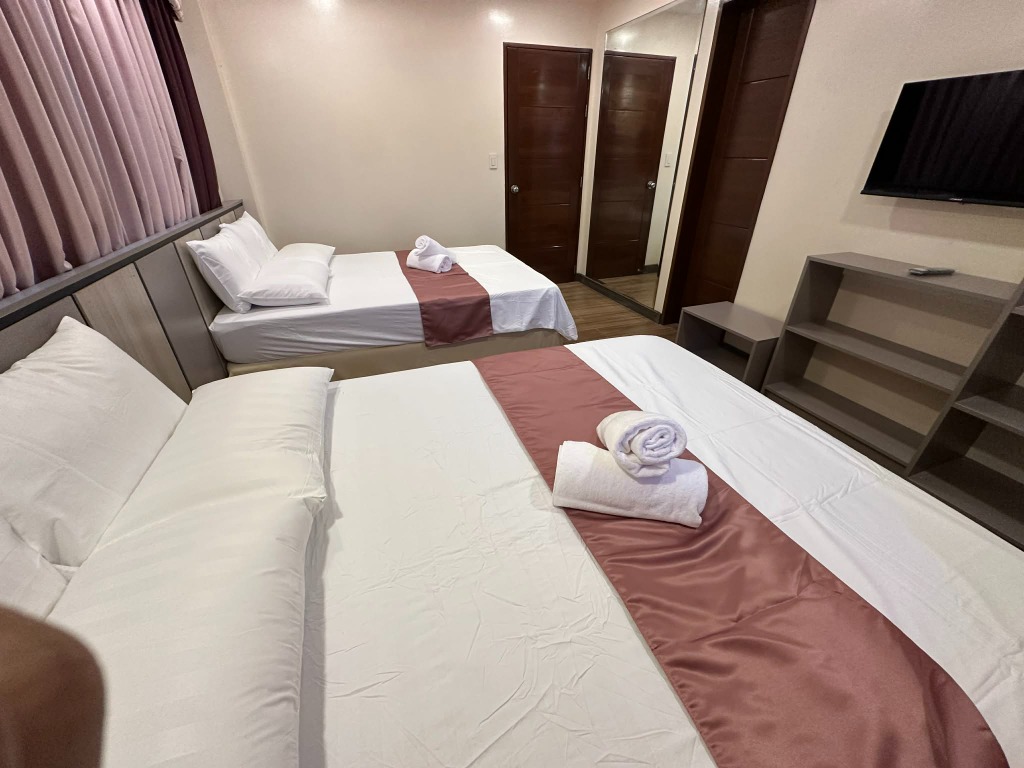 Deluxe Family Room with two queen beds